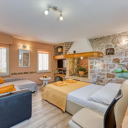 Studios Tommy Rovinj Exterior foto